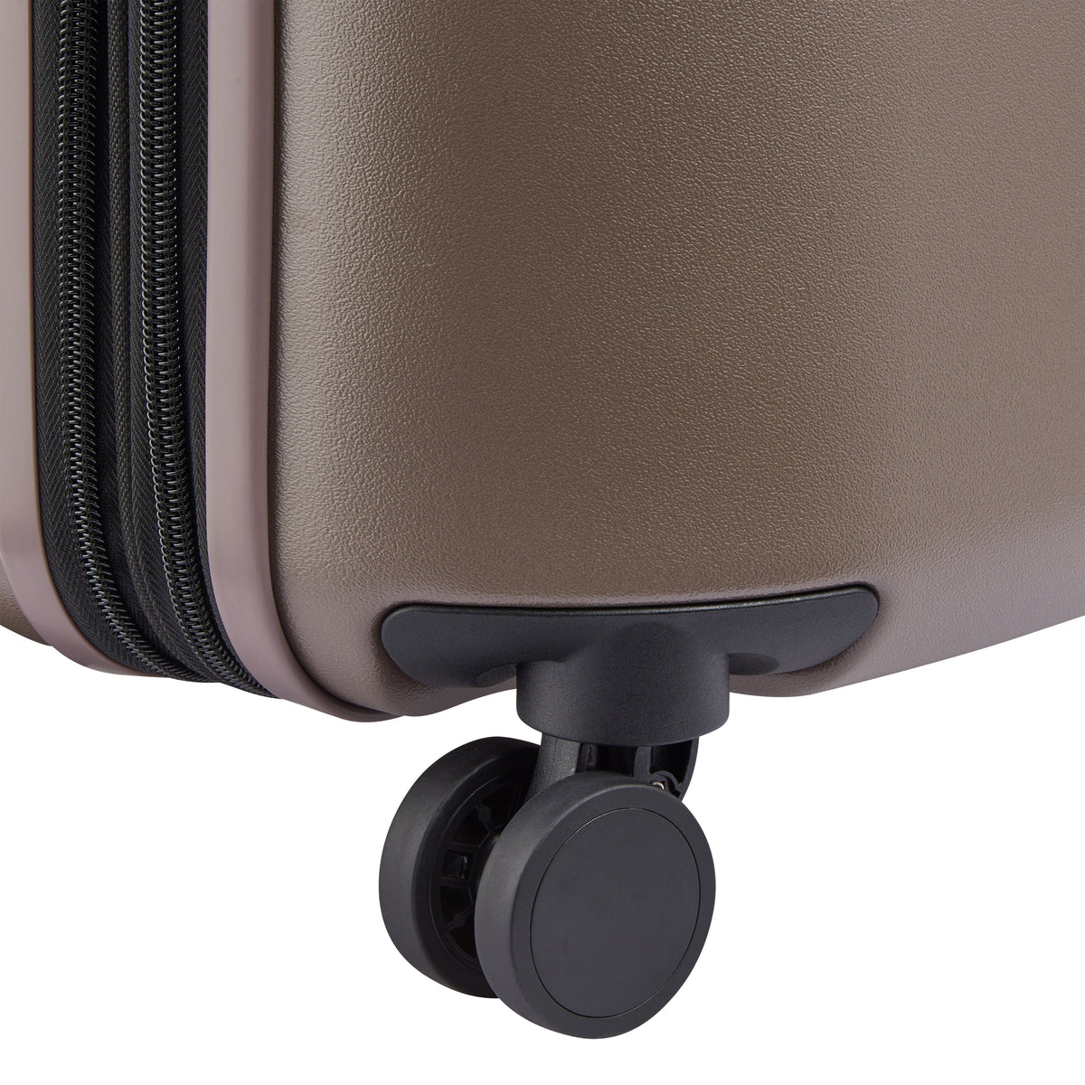 CATCH FLIGHTS 23-Inch Carry-On Suitcase, Chestnut - Delsey Paris